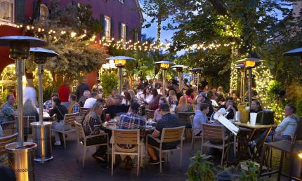 Diners enjoying sitting outside at Harry's in St. Augustine