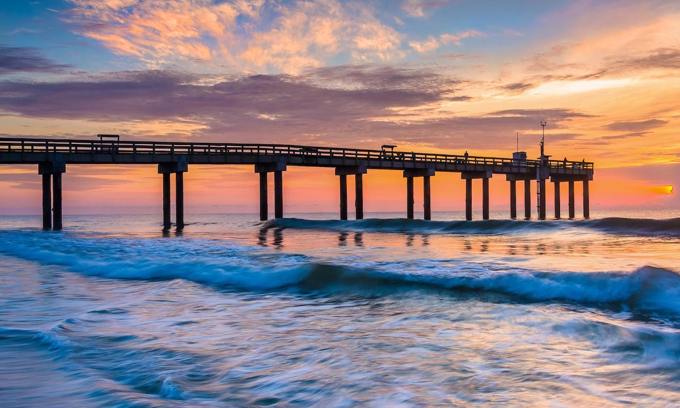 Sunrise against the 168体彩一分钟赛车极速查询赛程与开奖结果直播 Pier